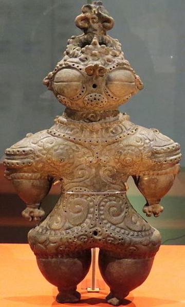 Photo of a ritual clay statue from the jomon period cc wikipedia